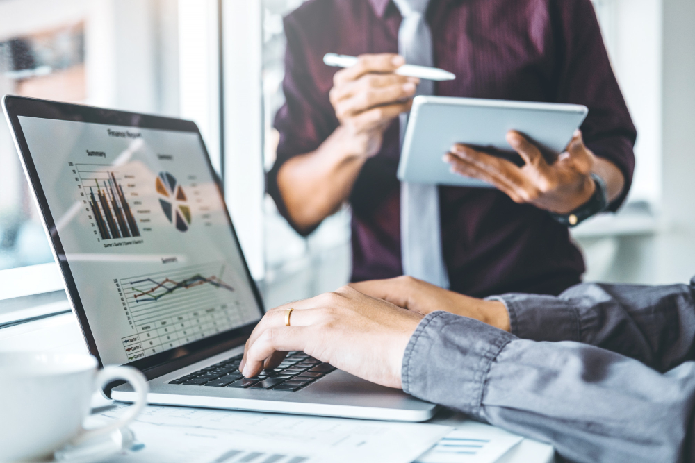 co-working-business-team-meeting-planning-strategy-analysis-investment-and-saving