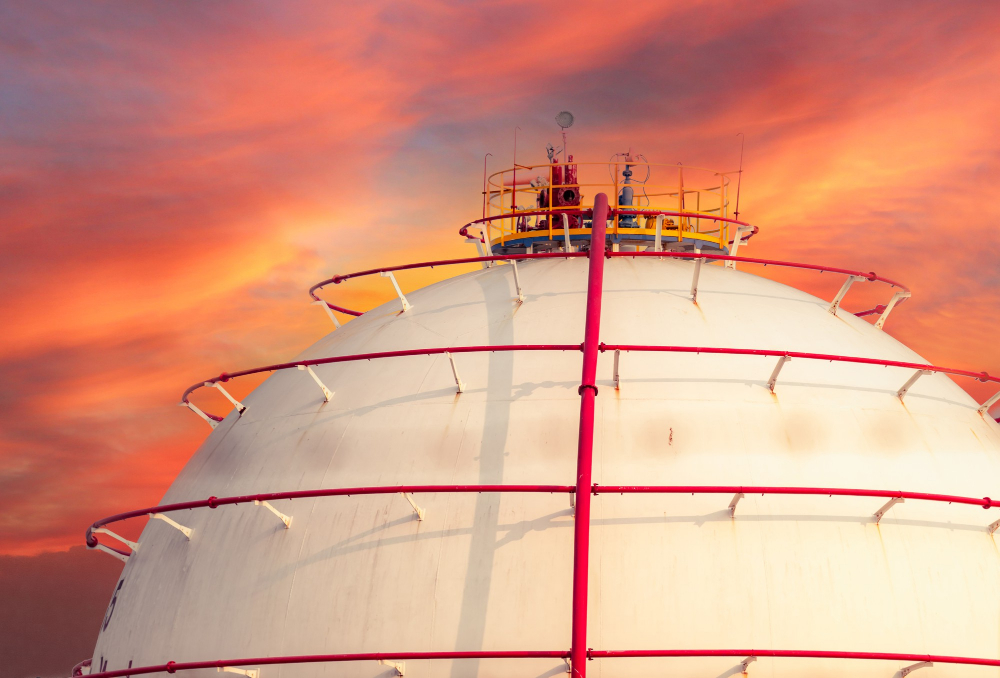 industrial-gas-storage-tank-lng-liquefied-natural-gas-storage-tank-spherical-gas-reservoirs-petroleum-refinery-ground-storage-tank-natural-gas-storage-industry-ball-shape-lpg-tank