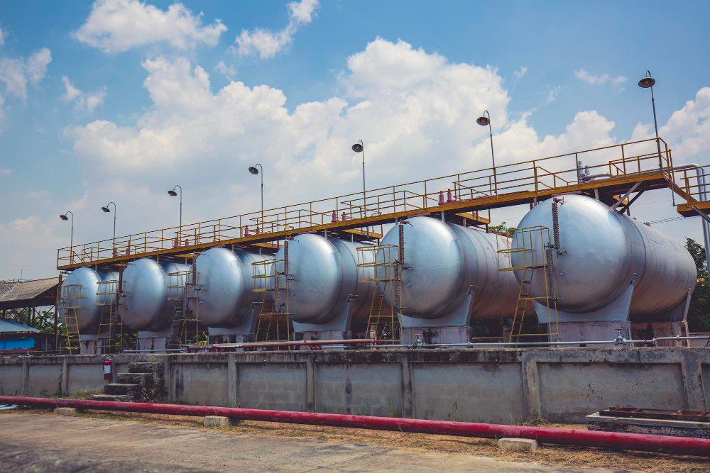 storage-of-fuel-oil-in-the-horizontal-tanks-and-pipeline