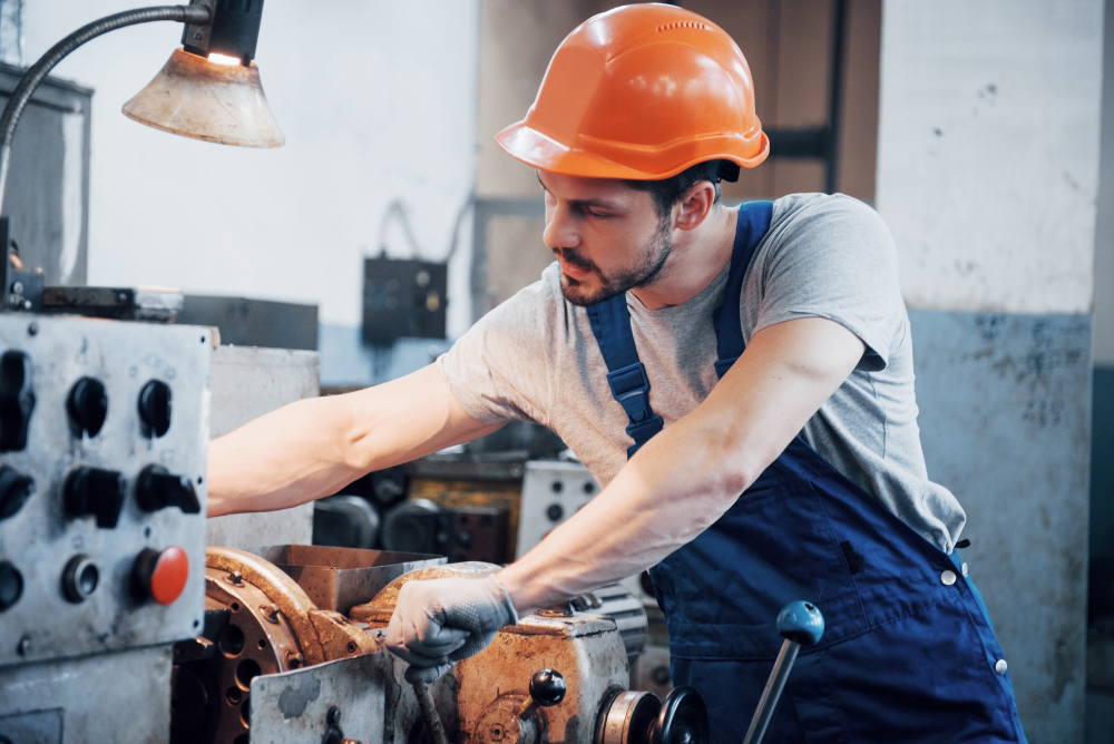 experienced-operator-hard-hat