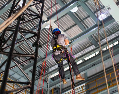 Diplomado Seguridad, Trabajo y Rescate en Alturas (Escalado Vertical)